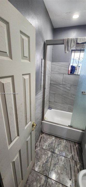 合同活跃: $260,000 (2 贝兹, 1 浴室, 860 平方英尺)