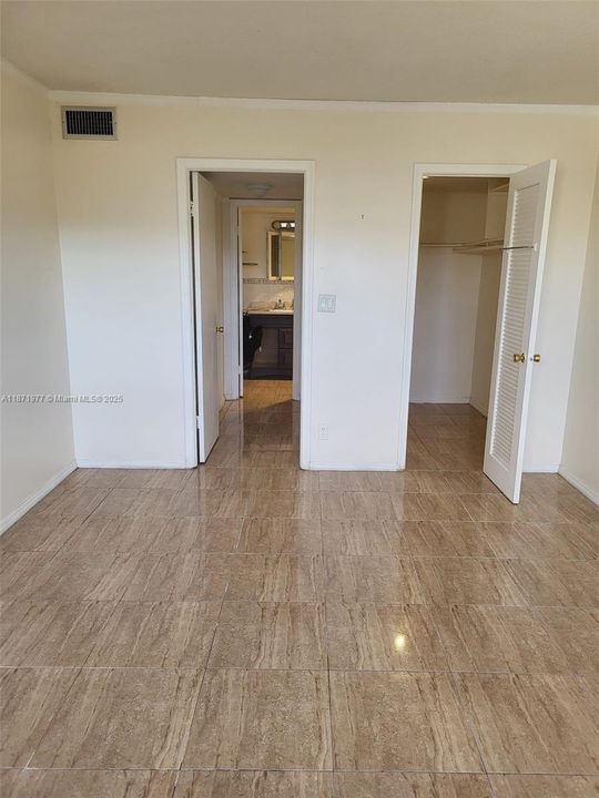 Active With Contract: $139,900 (1 beds, 1 baths, 730 Square Feet)