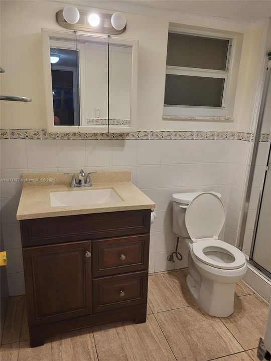 Active With Contract: $139,900 (1 beds, 1 baths, 730 Square Feet)