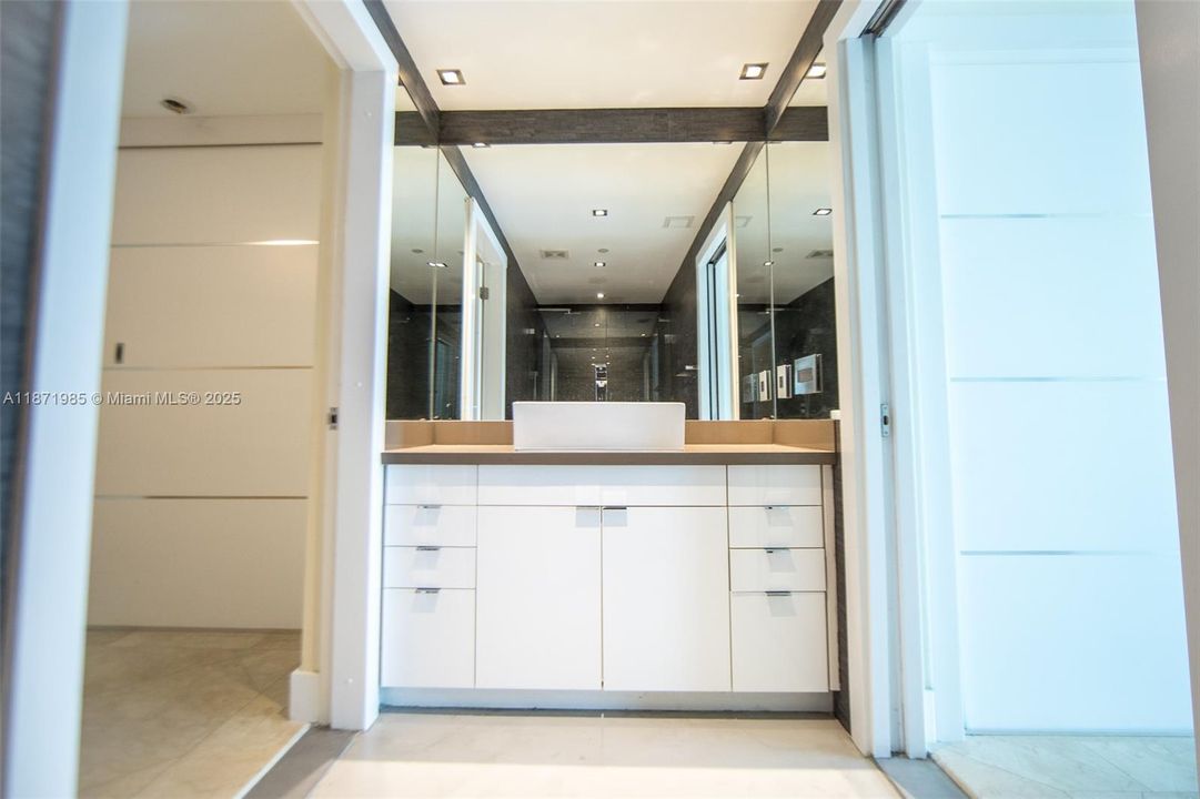 Active With Contract: $1,795,000 (3 beds, 2 baths, 1499 Square Feet)