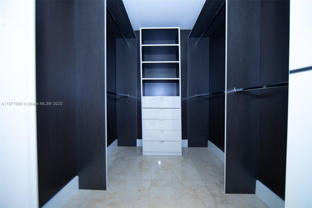 Active With Contract: $1,795,000 (3 beds, 2 baths, 1499 Square Feet)