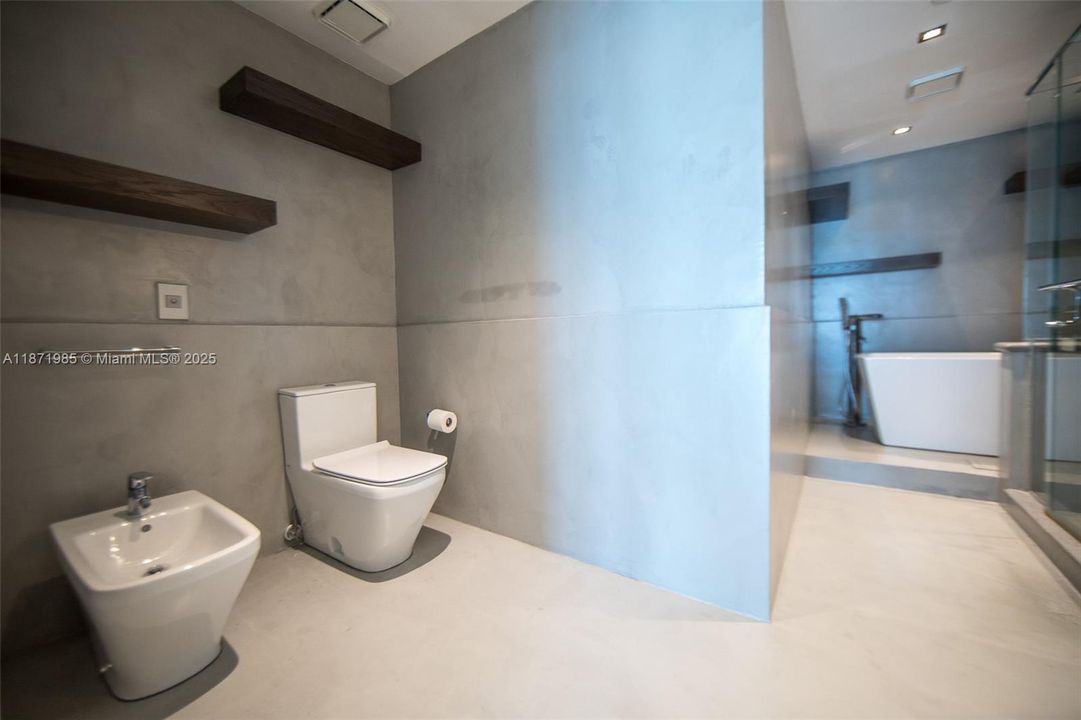 Active With Contract: $1,795,000 (3 beds, 2 baths, 1499 Square Feet)