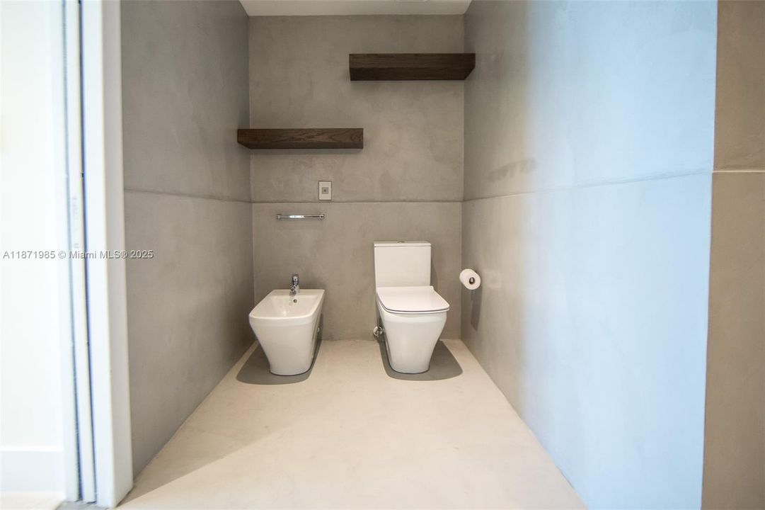 Active With Contract: $1,795,000 (3 beds, 2 baths, 1499 Square Feet)