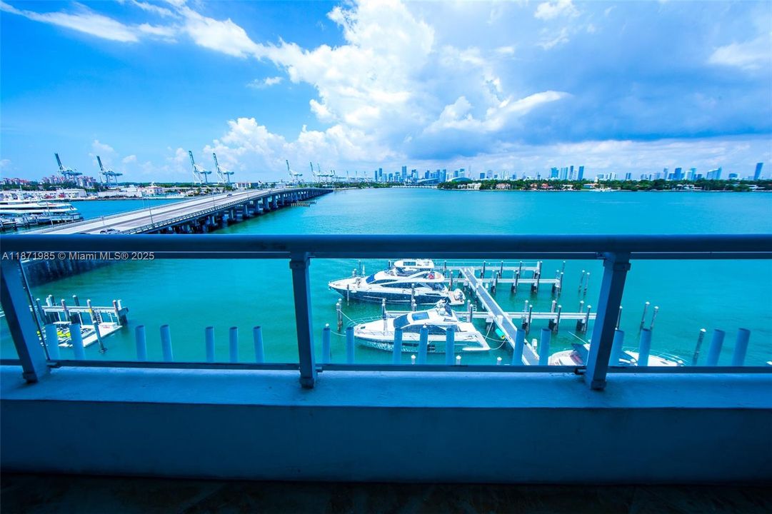 Active With Contract: $1,795,000 (3 beds, 2 baths, 1499 Square Feet)