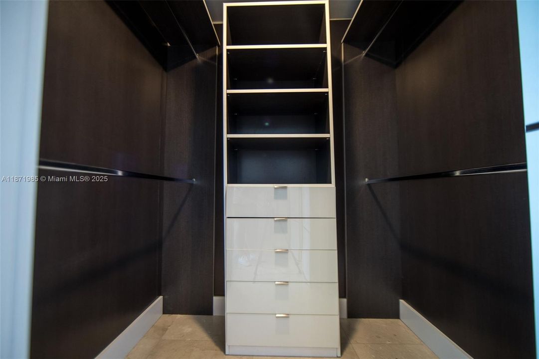 Active With Contract: $1,795,000 (3 beds, 2 baths, 1499 Square Feet)