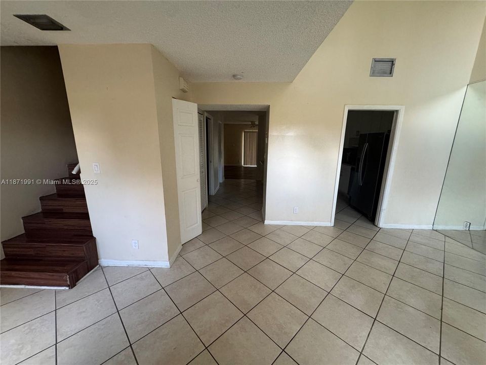 В аренду: $2,900 (3 спален, 2 ванн, 1852 Квадратных фут)