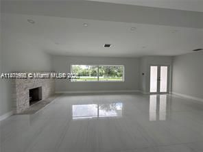 Active With Contract: $15,900 (5 beds, 5 baths, 3257 Square Feet)