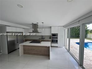 Active With Contract: $15,900 (5 beds, 5 baths, 3257 Square Feet)