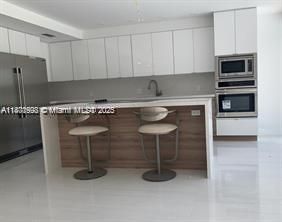 Active With Contract: $15,900 (5 beds, 5 baths, 3257 Square Feet)