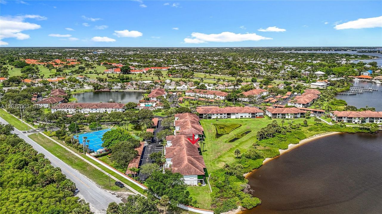 For Sale: $419,500 (2 beds, 2 baths, 1135 Square Feet)