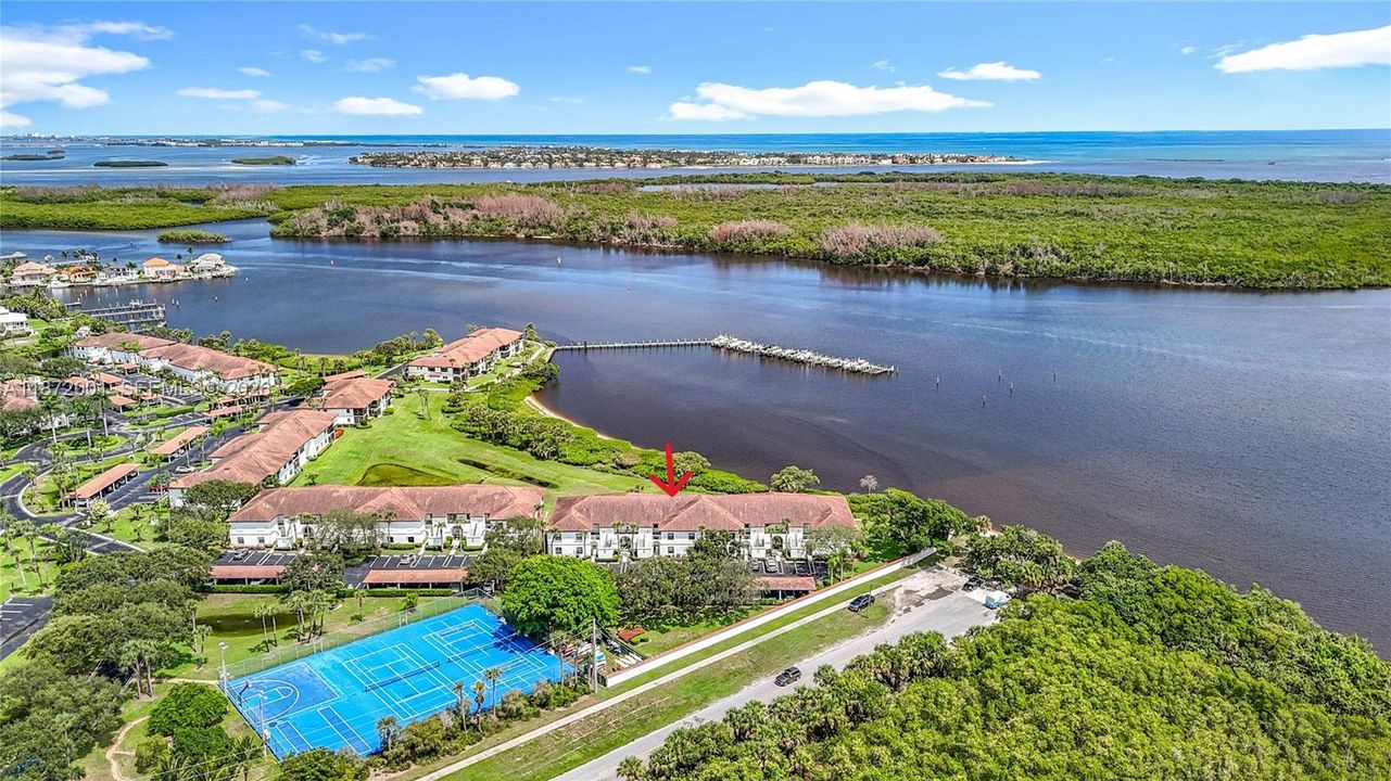 For Sale: $419,500 (2 beds, 2 baths, 1135 Square Feet)