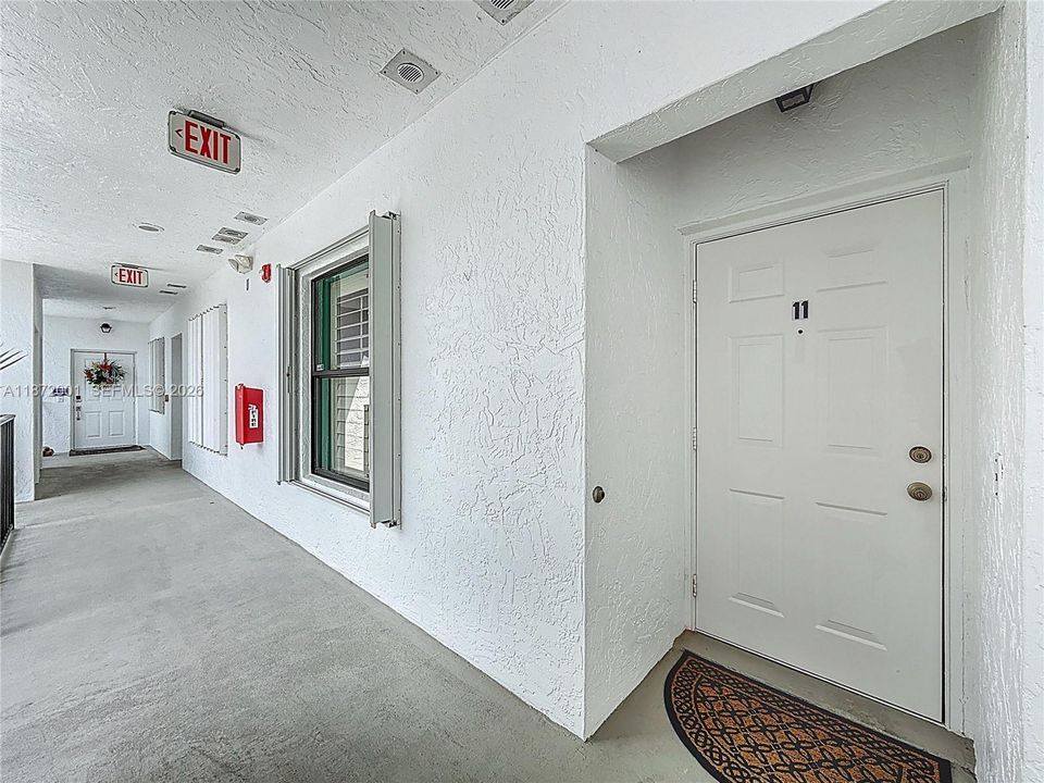 For Sale: $419,500 (2 beds, 2 baths, 1135 Square Feet)
