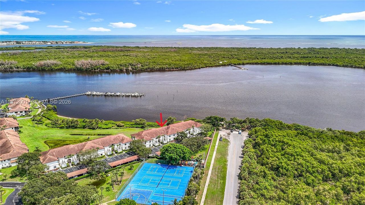 For Sale: $419,500 (2 beds, 2 baths, 1135 Square Feet)