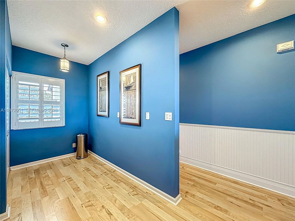 For Sale: $419,500 (2 beds, 2 baths, 1135 Square Feet)