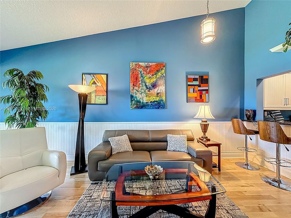 For Sale: $419,500 (2 beds, 2 baths, 1135 Square Feet)