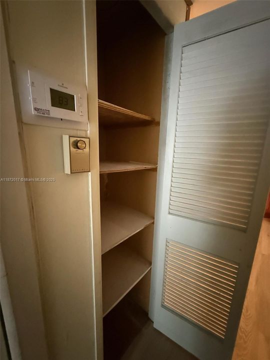 For Sale: $149,900 (2 beds, 1 baths, 960 Square Feet)