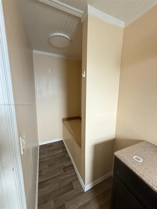 For Sale: $149,900 (2 beds, 1 baths, 960 Square Feet)