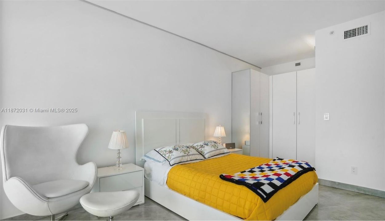 最近售出: $3,525,000 (2 贝兹, 2 浴室, 2040 平方英尺)