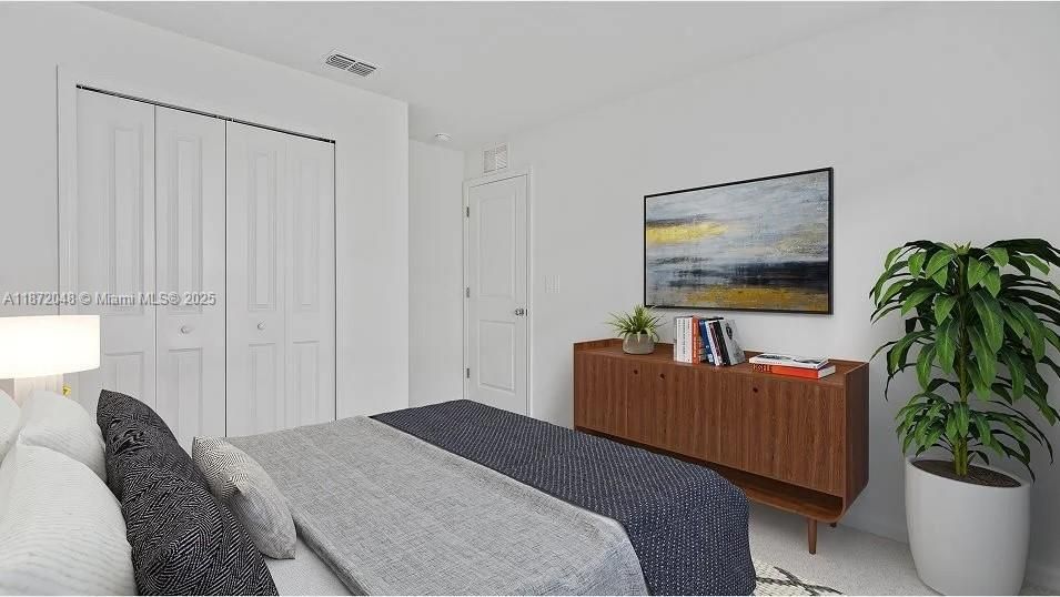 For Rent: $1,950 (4 beds, 2 baths, 1824 Square Feet)