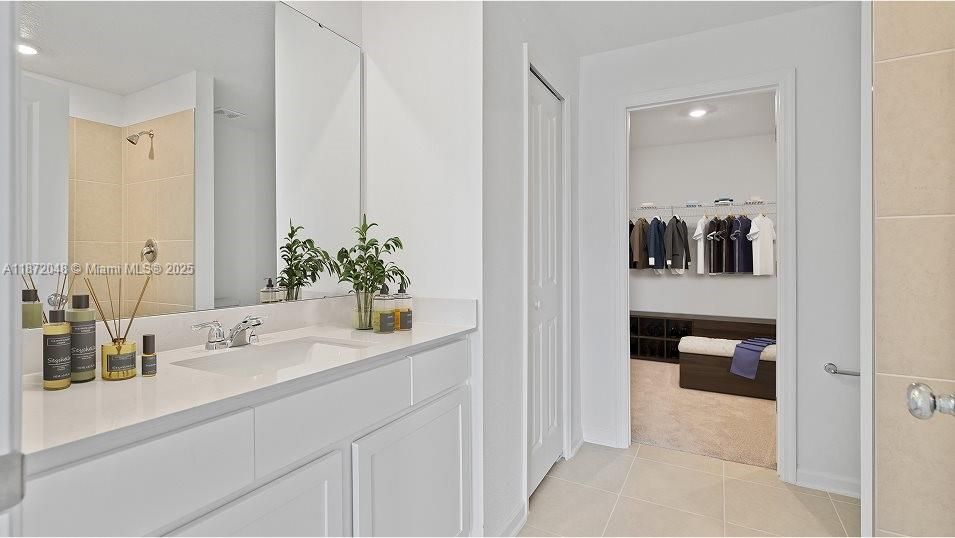 For Rent: $1,950 (4 beds, 2 baths, 1824 Square Feet)