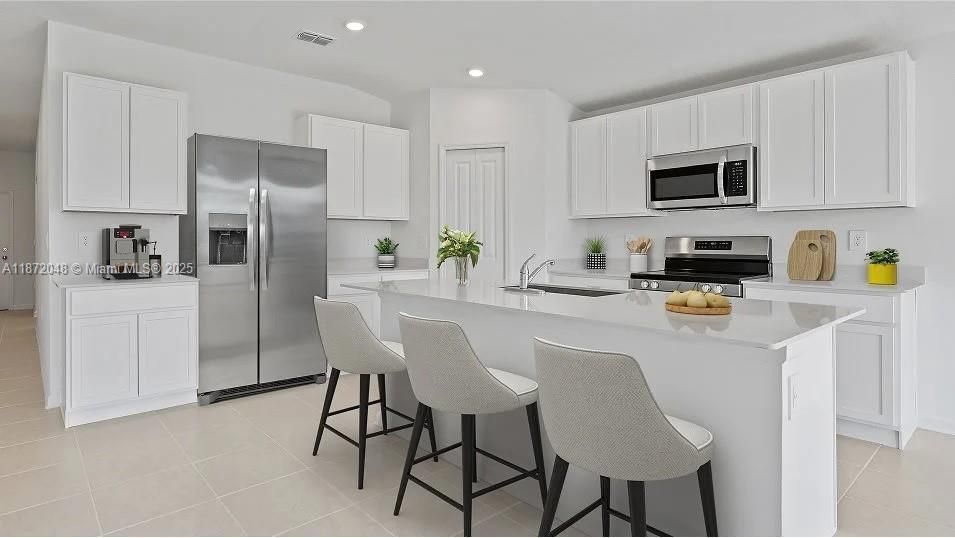 For Rent: $1,950 (4 beds, 2 baths, 1824 Square Feet)