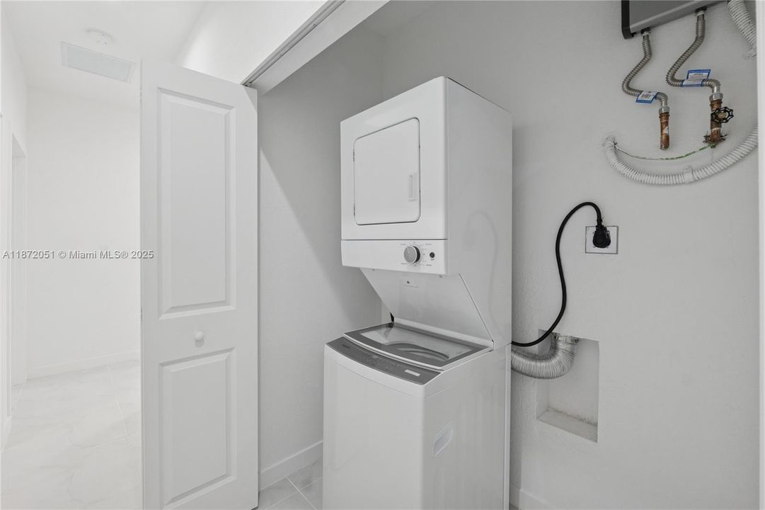 For Sale: $451,000 (3 beds, 2 baths, 1120 Square Feet)