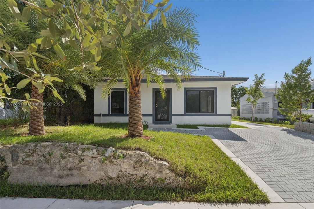 For Sale: $451,000 (3 beds, 2 baths, 1120 Square Feet)