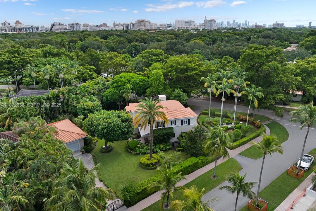 En Venta: $4,190,000 (4 camas, 3 baños, 3513 Pies cuadrados)