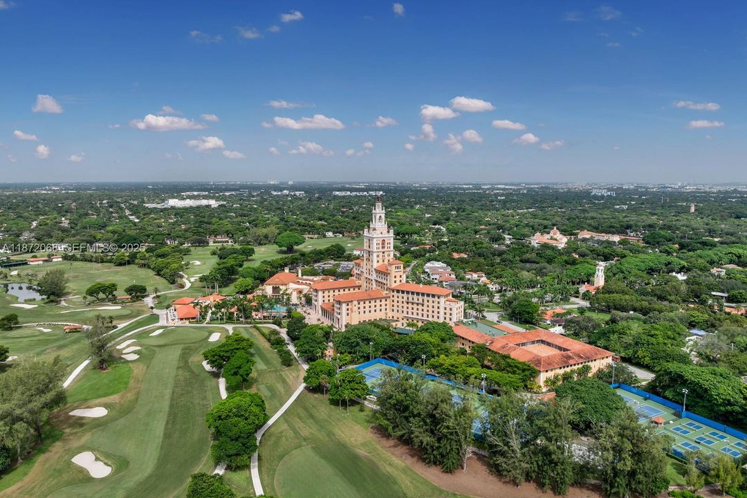 En Venta: $4,190,000 (4 camas, 3 baños, 3513 Pies cuadrados)