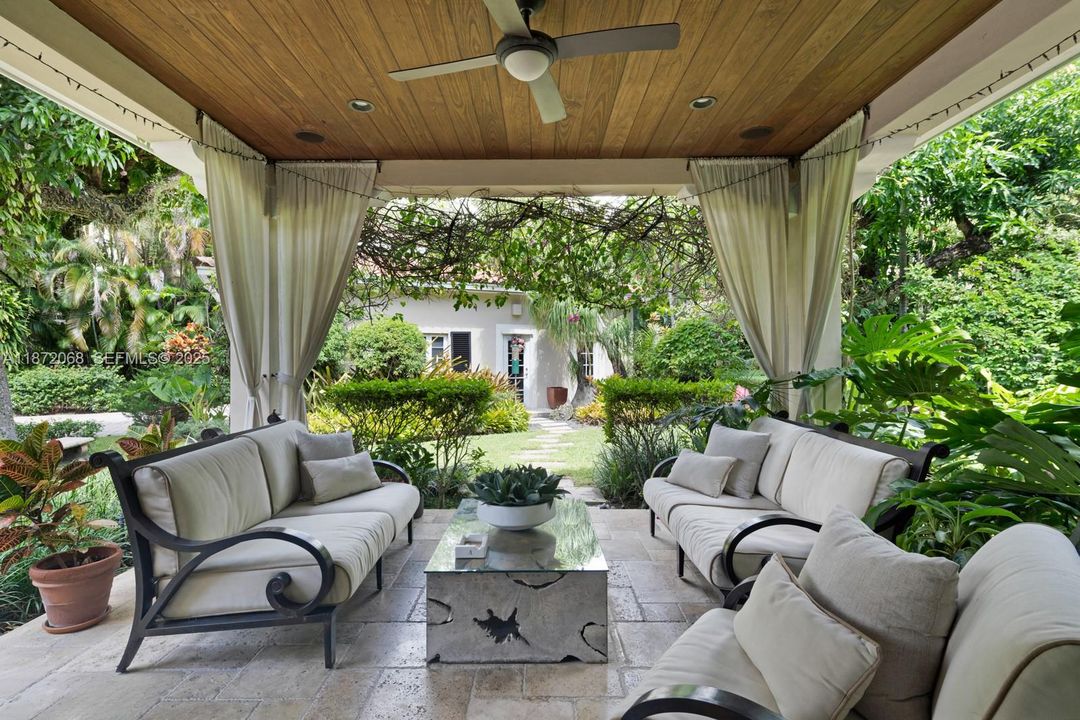 En Venta: $4,190,000 (4 camas, 3 baños, 3513 Pies cuadrados)