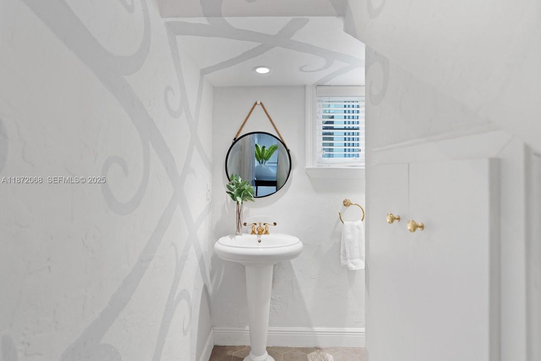 En Venta: $4,190,000 (4 camas, 3 baños, 3513 Pies cuadrados)