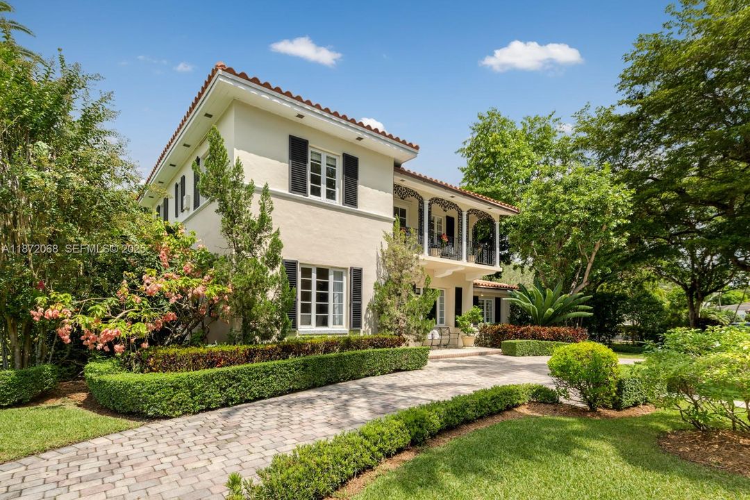 En Venta: $4,190,000 (4 camas, 3 baños, 3513 Pies cuadrados)