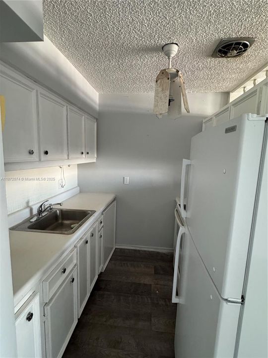 На продажу: $87,500 (1 спален, 1 ванн, 625 Квадратных фут)