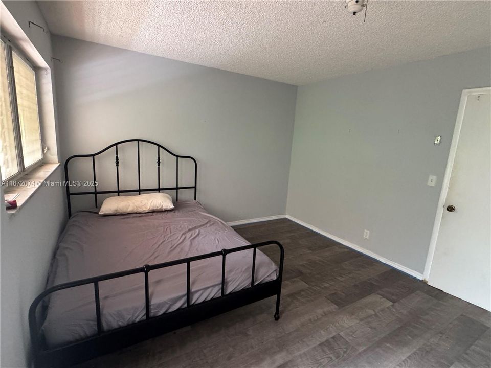 На продажу: $87,500 (1 спален, 1 ванн, 625 Квадратных фут)