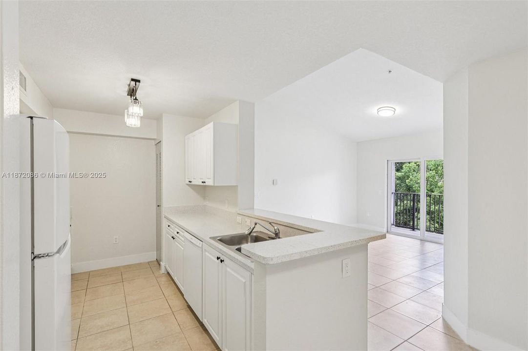 For Sale: $230,000 (3 beds, 2 baths, 1126 Square Feet)