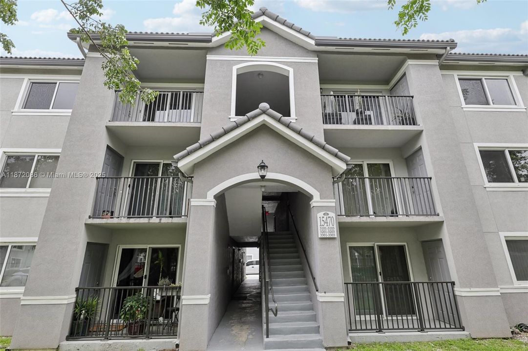 For Sale: $230,000 (3 beds, 2 baths, 1126 Square Feet)