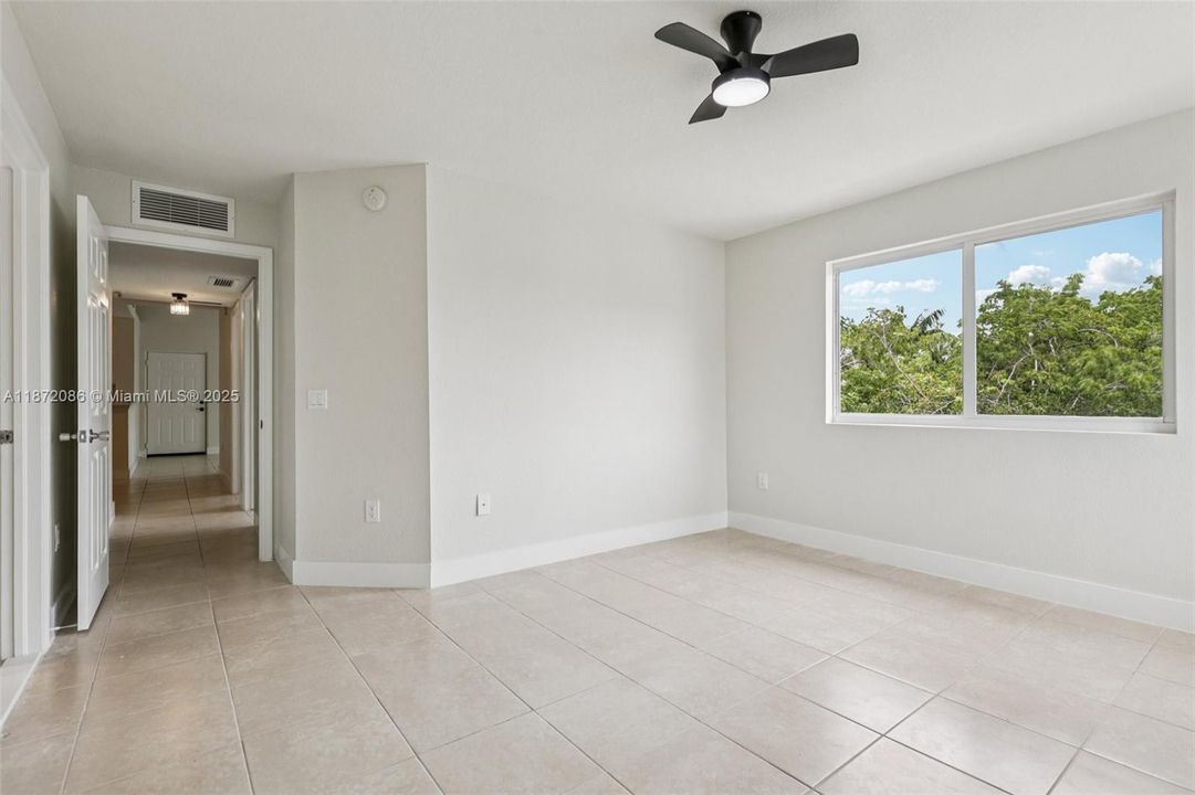 For Sale: $230,000 (3 beds, 2 baths, 1126 Square Feet)