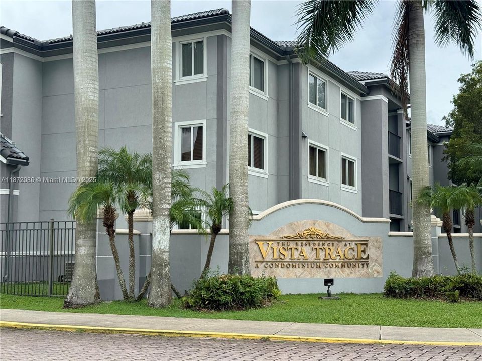 For Sale: $230,000 (3 beds, 2 baths, 1126 Square Feet)