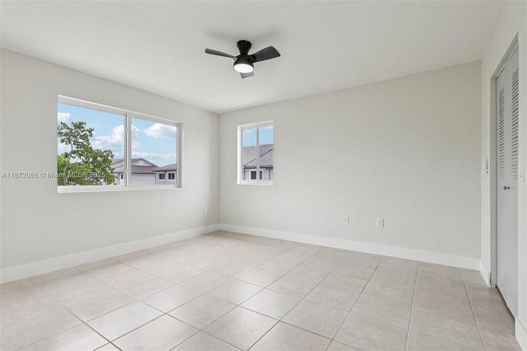 For Sale: $230,000 (3 beds, 2 baths, 1126 Square Feet)