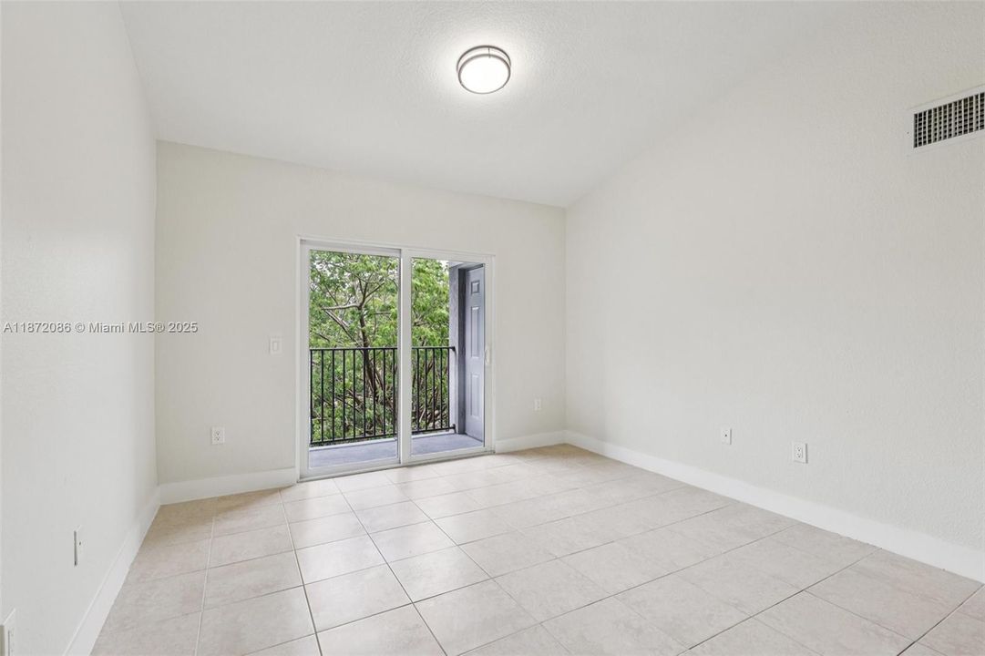 For Sale: $230,000 (3 beds, 2 baths, 1126 Square Feet)