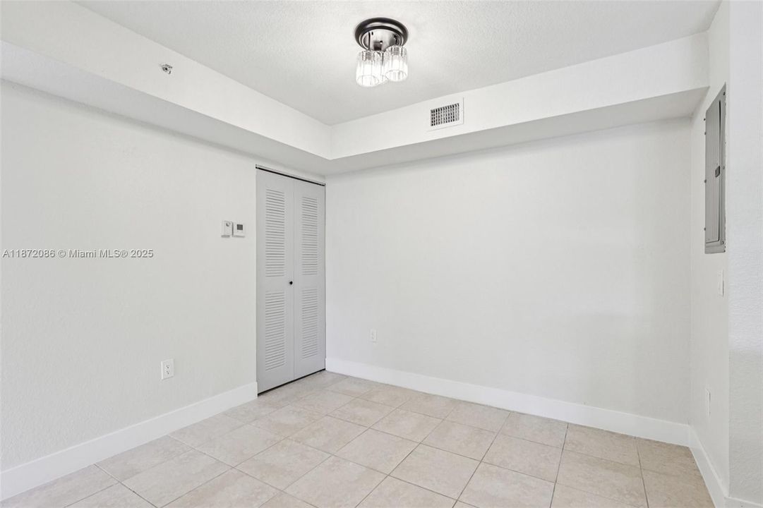 For Sale: $230,000 (3 beds, 2 baths, 1126 Square Feet)