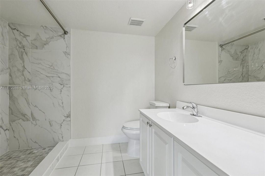 For Sale: $230,000 (3 beds, 2 baths, 1126 Square Feet)