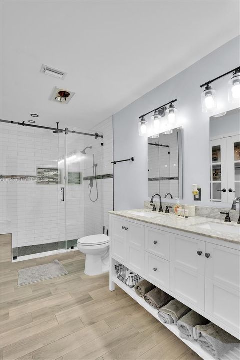 For Sale: $1,177,000 (6 beds, 3 baths, 2959 Square Feet)