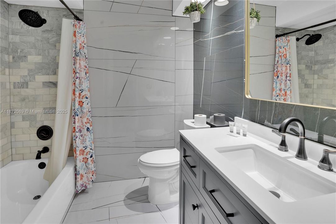 For Sale: $1,177,000 (6 beds, 3 baths, 2959 Square Feet)