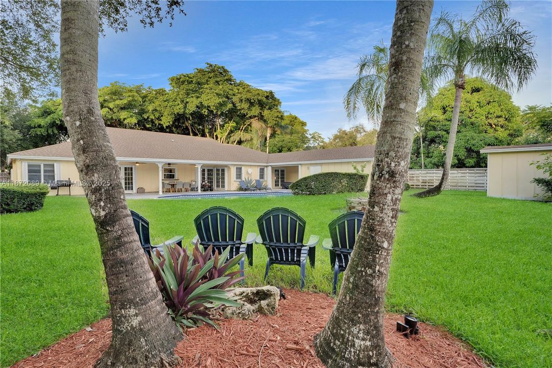 For Sale: $1,177,000 (6 beds, 3 baths, 2959 Square Feet)