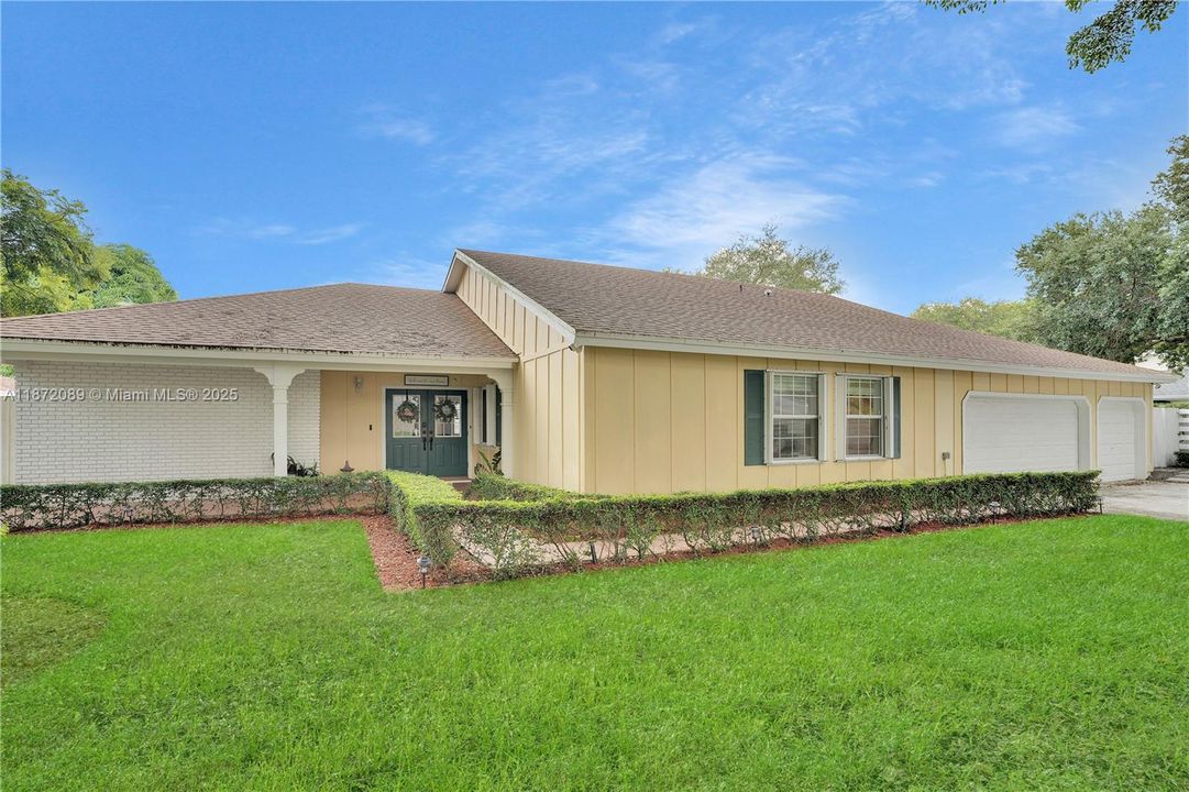 For Sale: $1,177,000 (6 beds, 3 baths, 2959 Square Feet)