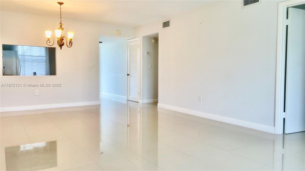 待售: $139,900 (2 贝兹, 2 浴室, 955 平方英尺)