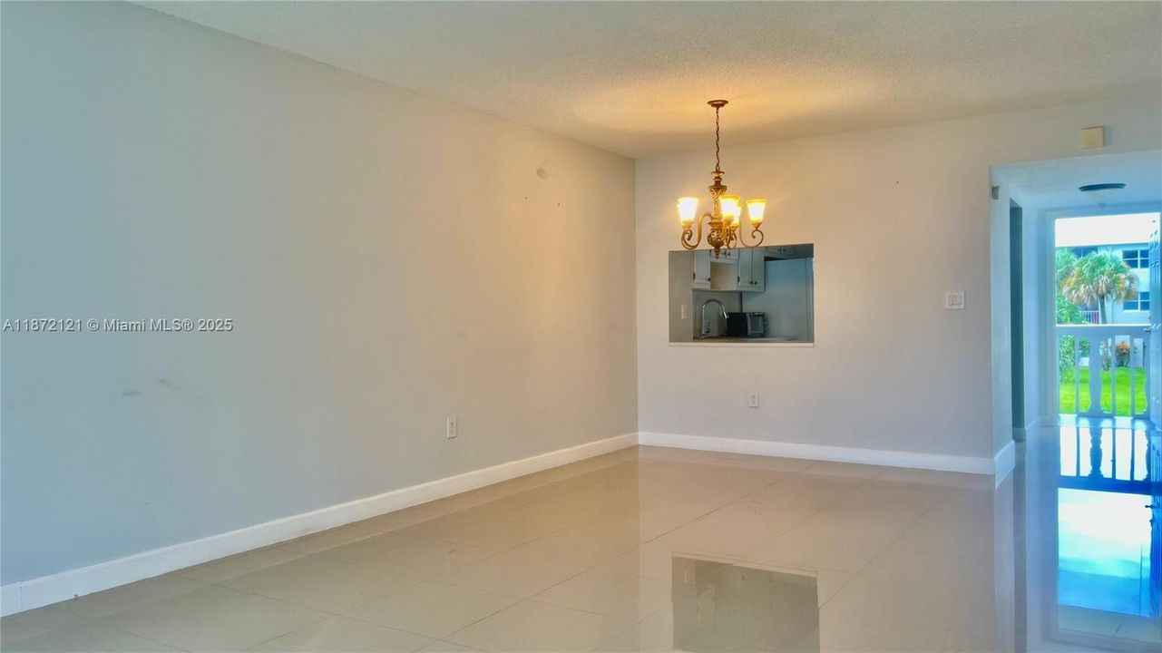 待售: $139,900 (2 贝兹, 2 浴室, 955 平方英尺)