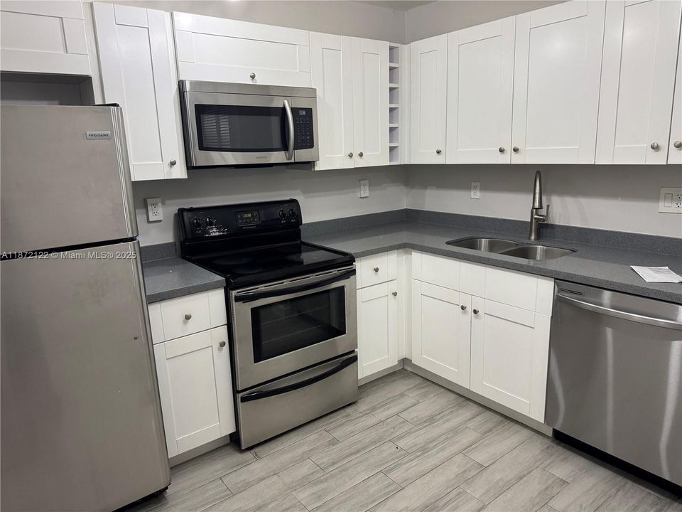 En Venta: $230,000 (2 camas, 2 baños, 1057 Pies cuadrados)