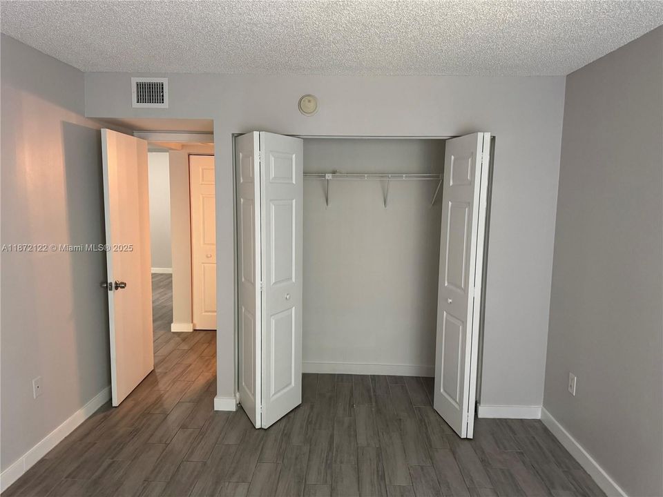 En Venta: $230,000 (2 camas, 2 baños, 1057 Pies cuadrados)